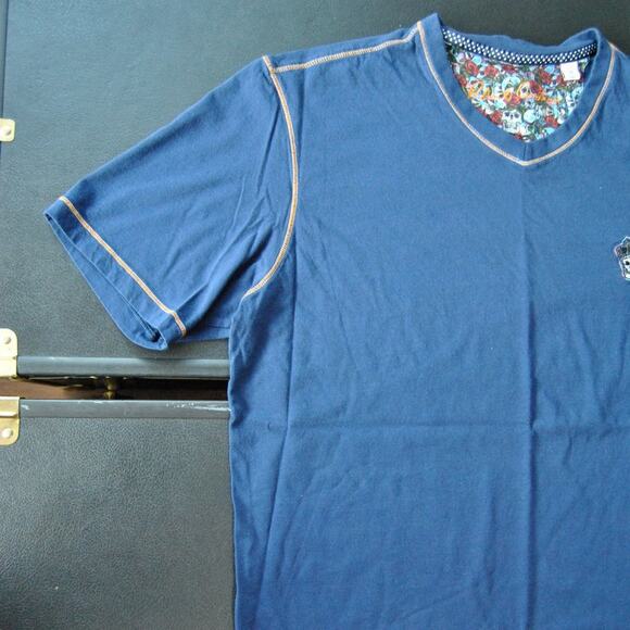 Robert Graham Medium Blue Short Sleeve Shirt w/ Small Skull Logo - Picture 2 of 7